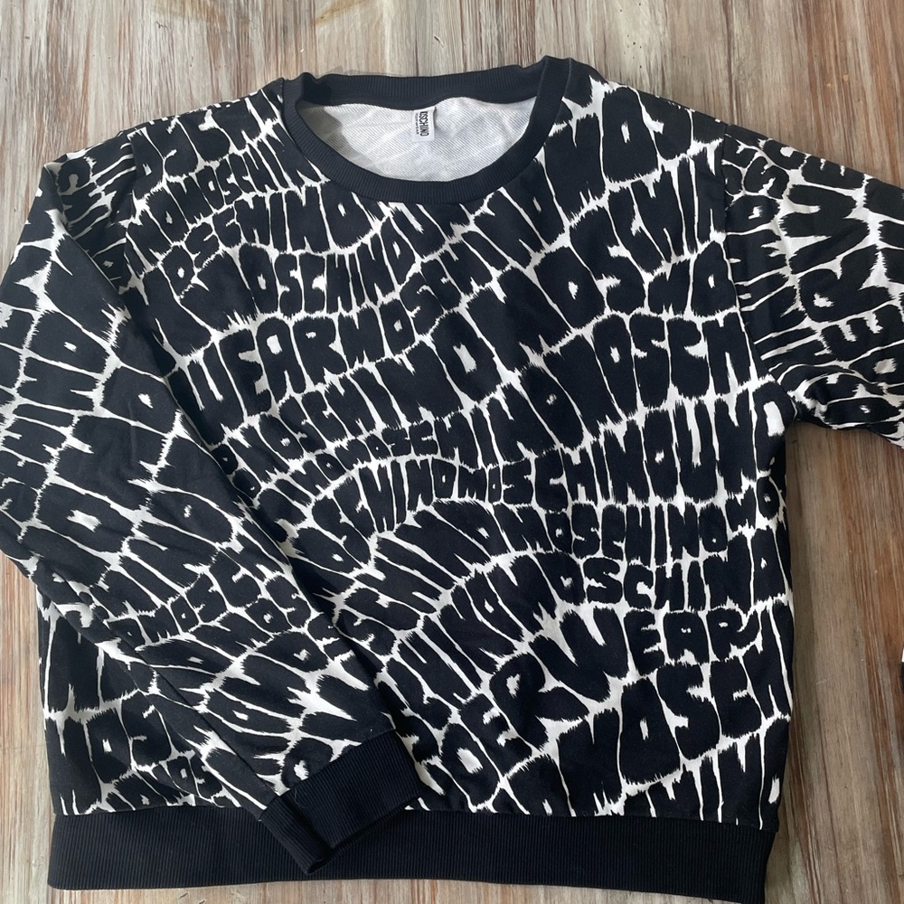 Moschino sweatshirt